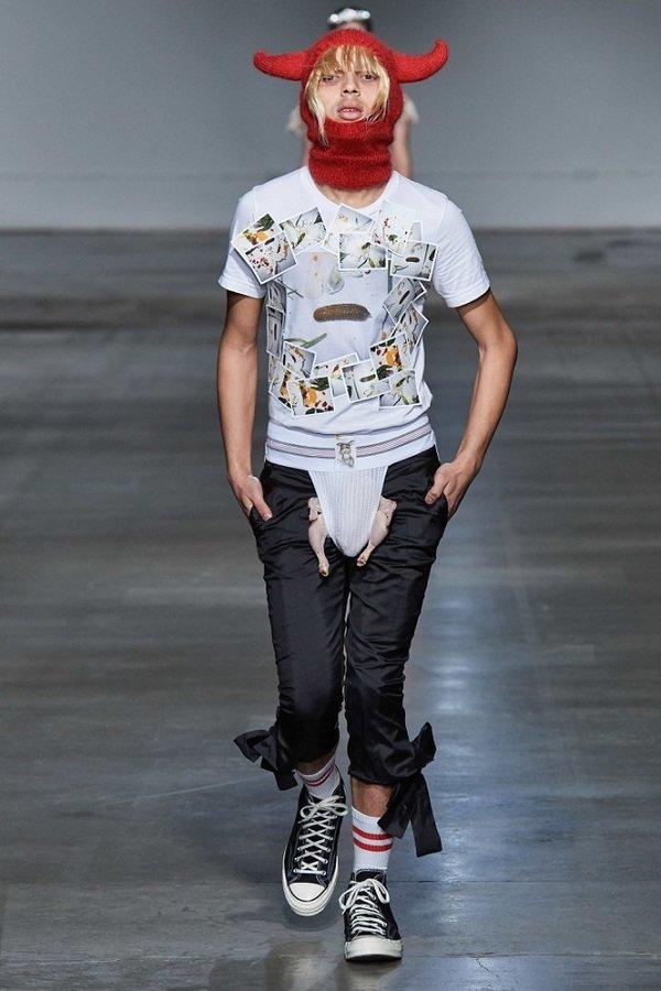 Rùng mình với dàn mẫu nhét gà sống và côn trùng vào nội y trên sàn diễn London Fahion Week-1