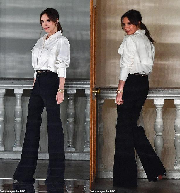 Rùng mình với dàn mẫu nhét gà sống và côn trùng vào nội y trên sàn diễn London Fahion Week-9