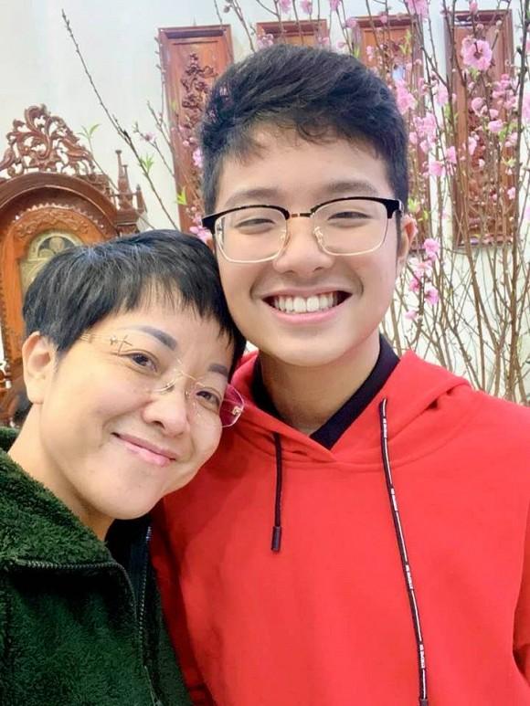 Bố Công Lý trao tài sản quý giá nhất cho con trai Thảo Vân-1