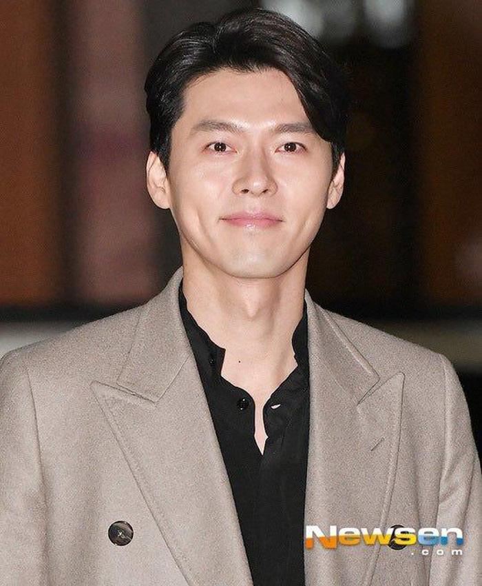 Đẹp trai, cao ráo lại giàu có nhưng ai ngờ Hyun Bin mặc đi mặc lại chiếc áo suốt 9 năm trời-1