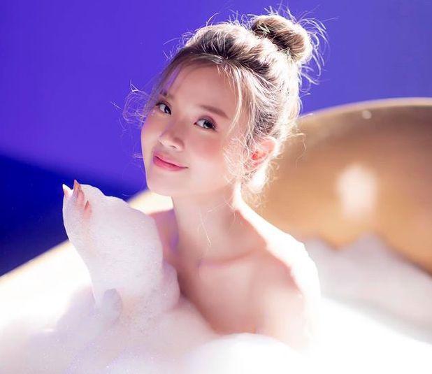 MC Hoàng Linh, Midu lên tiếng về tin có người thứ ba xen vào hạnh phúc-5