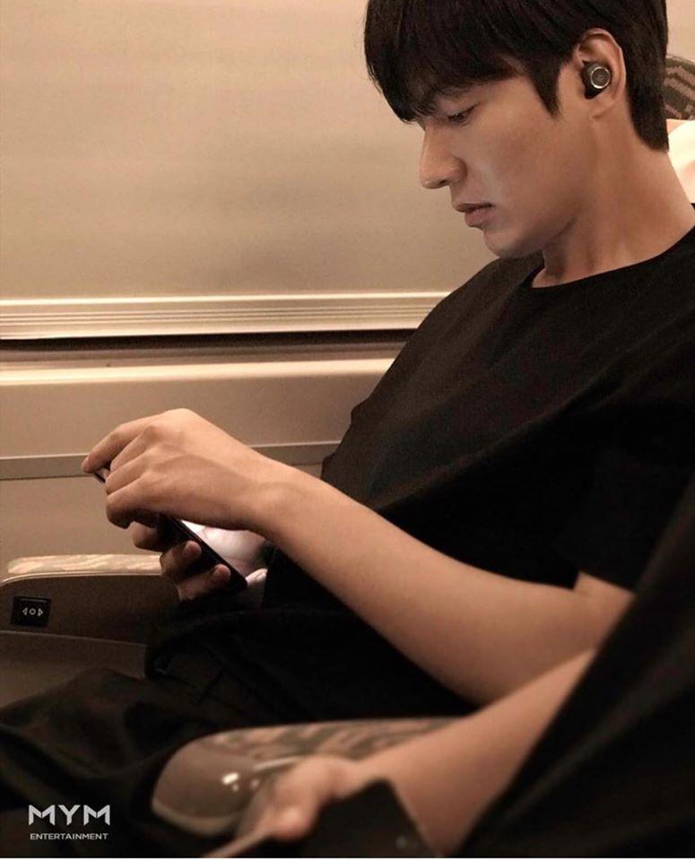Lee Min Ho khiến fan sốt xình xịch chỉ với 1 khoảnh khắc ngủ gật trên tàu-1