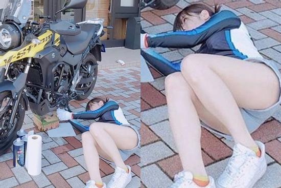 Gái xinh 'đốt mắt' người nhìn với khoảnh khắc mặc quần hớ hênh nằm vạ vật sửa xe trên đường