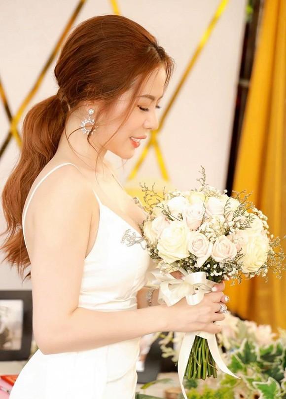 Danh tính cô chị đại gia khi tặng em gái 49 cây vàng và 2,5 tỷ đồng làm của hồi môn-4