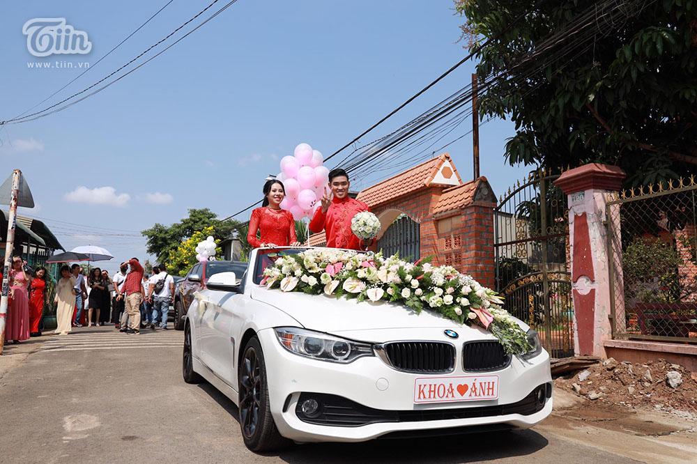 Bên trong đám cưới của cặp đôi được chị gái tặng 49 cây vàng: Tổ chức ở quê, ai nấy choáng váng khi thấy quà tặng-8