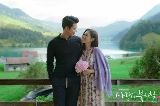Hyun Bin phủ nhận tin đồn hẹn hò với Son Ye Jin sau 'Hạ cánh nơi anh'