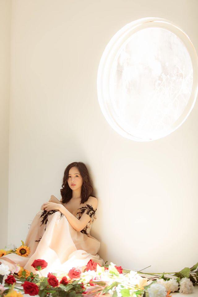 Mai Phương Thúy mắt bên cụp bên xòe chỉ vì dán mi lệch-7