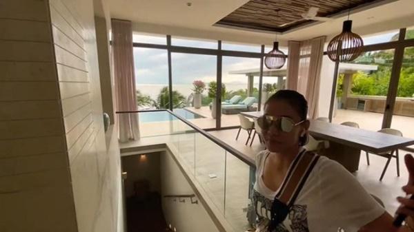Gần đây nhất, Thu Minh còn khoe vừa tậu căn biệt thự triệu đô ở Nha Trang với 5 phòng ngủ cùng nội thất sang trọng, đắt tiền.