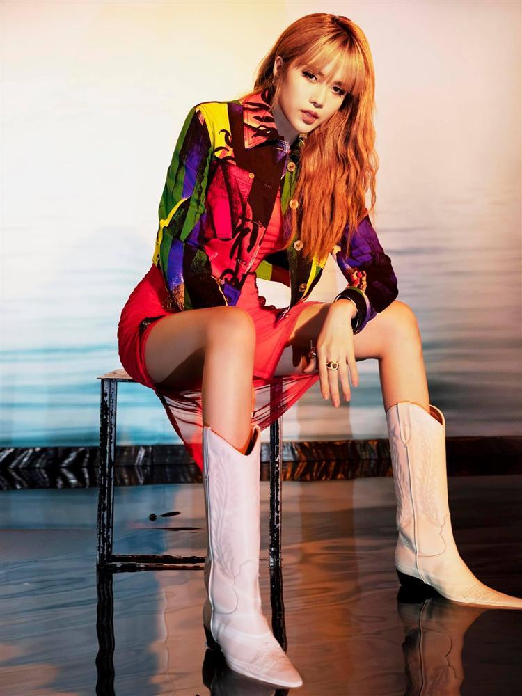 Xem qua bộ ảnh đụng concept của Thiều Bảo Trâm và BLACKPINK mới thấy: Thành viên thứ 5 đây rồi!-10