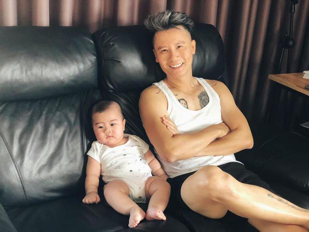 Vợ Hoàng Bách giải vây khi chồng phải đối mặt với loạt câu hỏi nhạy cảm sau khi triệt sản-2