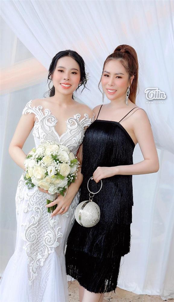 Chị gái tặng em 49 cây vàng và 2,5 tỷ làm hồi môn: Tiền vợ chồng tôi sẵn có nên trích ra phần nhỏ cho em-2