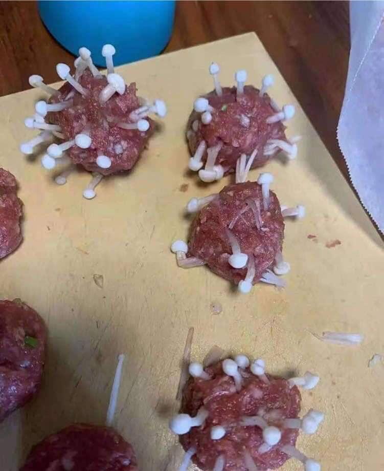 Thế nào là ăn uống đúng trend : Bánh kem virus corona, bánh ngọt khẩu trang độc đáo khiến giới trẻ thích thú-3