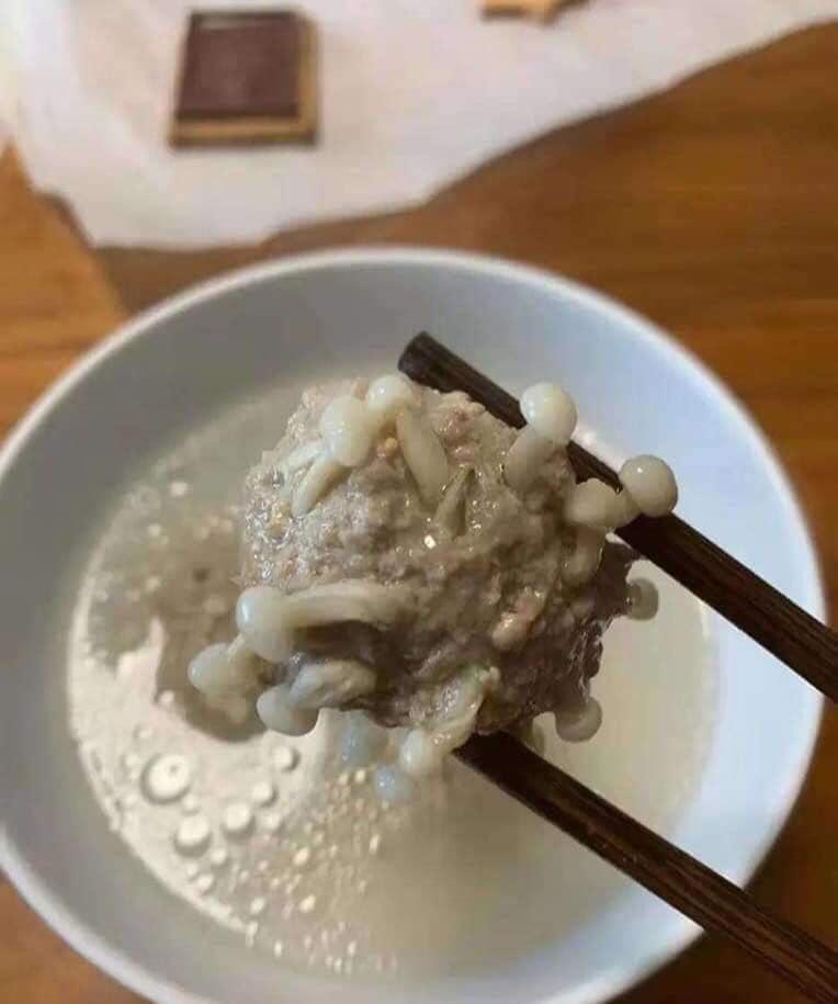 Thế nào là ăn uống đúng trend : Bánh kem virus corona, bánh ngọt khẩu trang độc đáo khiến giới trẻ thích thú-4