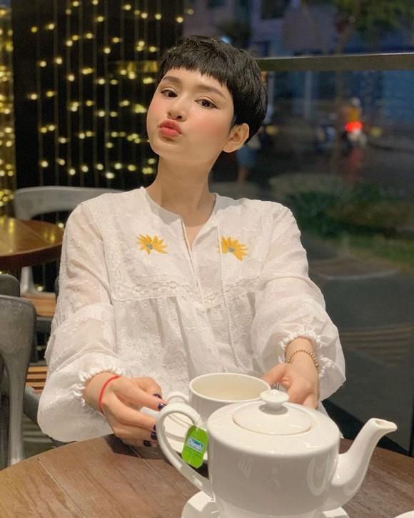 Hiếm khi diện áo tắm, ai ngờ ngoài đời Hiền Hồ cũng nuột như thế này-4