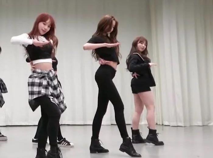 Chiêm ngưỡng đôi chân dài cực phẩm của sao nữ 16 tuổi đình đám xứ Hàn-3