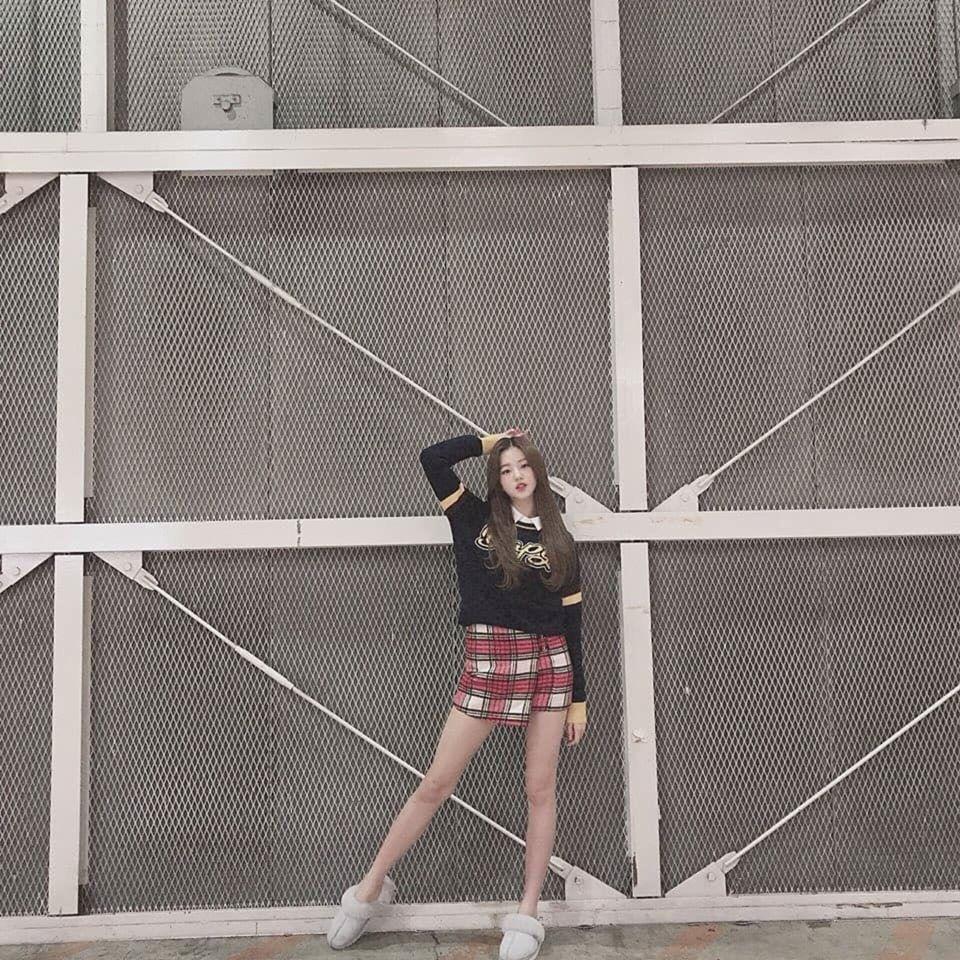 Chiêm ngưỡng đôi chân dài cực phẩm của sao nữ 16 tuổi đình đám xứ Hàn-10