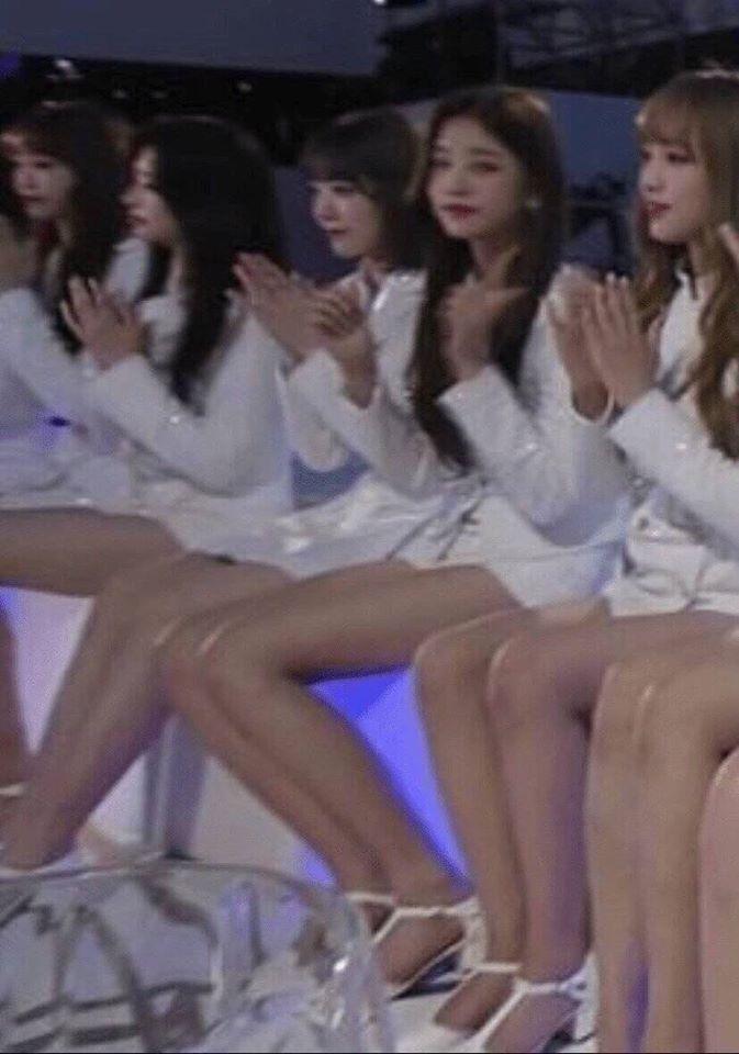 Chiêm ngưỡng đôi chân dài cực phẩm của sao nữ 16 tuổi đình đám xứ Hàn-13