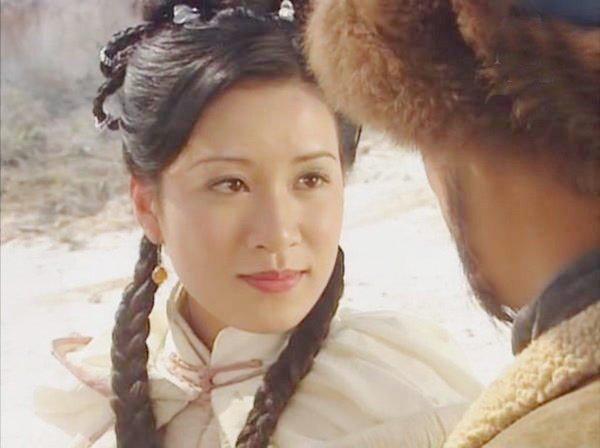 Cuộc đời nàng Á hậu bị Hoa hậu đích thân đến phim trường đánh ghen giờ ra sao?-11