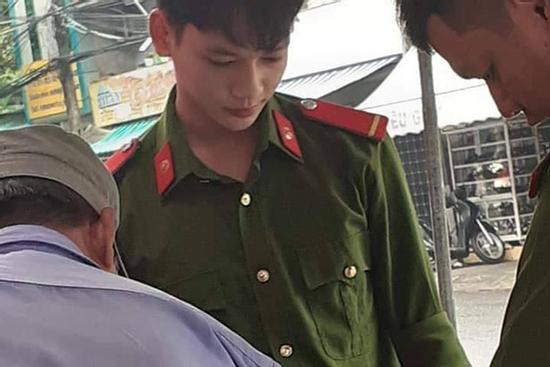 Sự thật đằng sau bức ảnh chàng công an đẹp như hot boy Hàn Quốc khiến các cô gái ráo riết 'truy tìm'