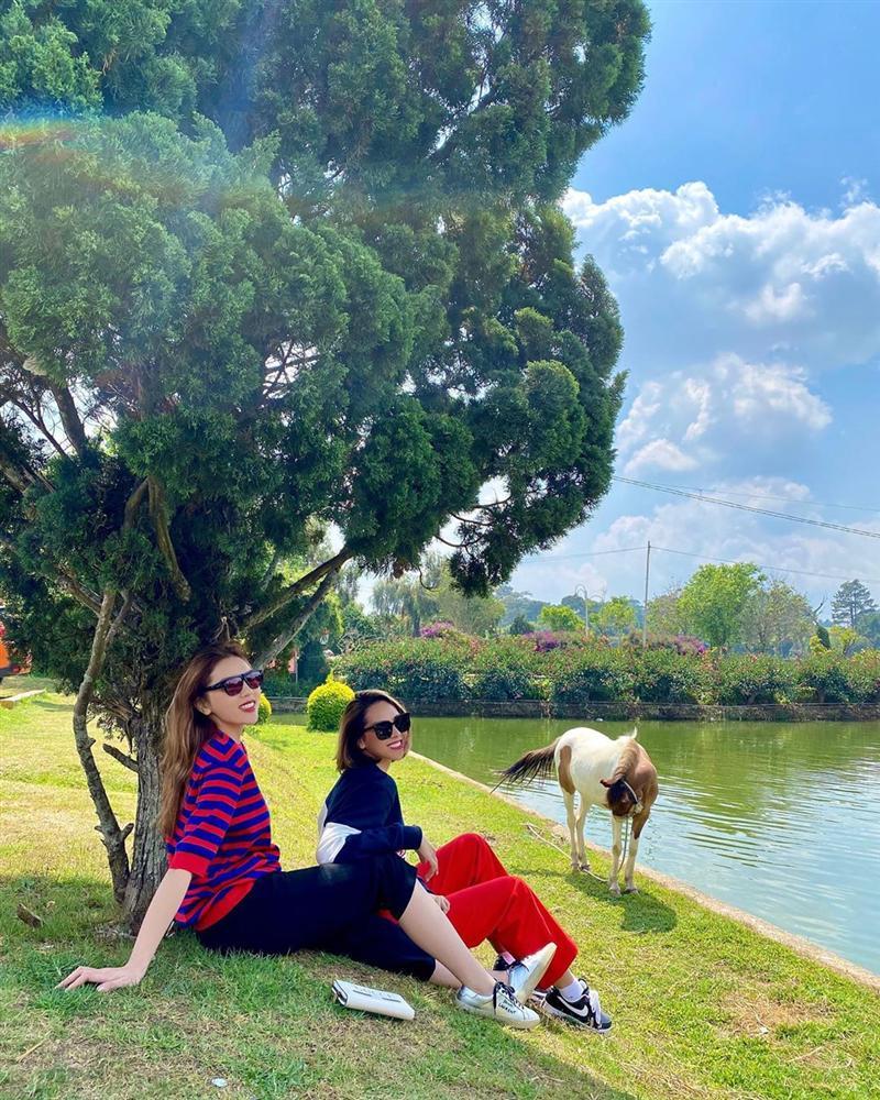 Kỳ Duyên phản ứng khi Minh Triệu lột đồ khoe thân trước biển-4