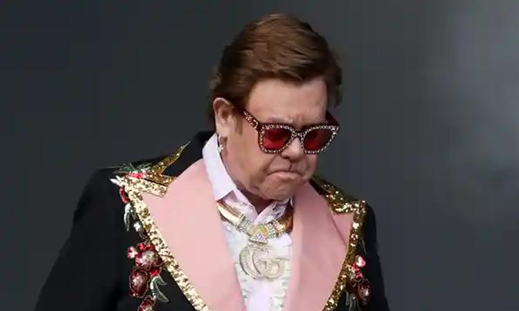 Elton John đột ngột bị mất giọng, bỏ dở show vì viêm phổi-2