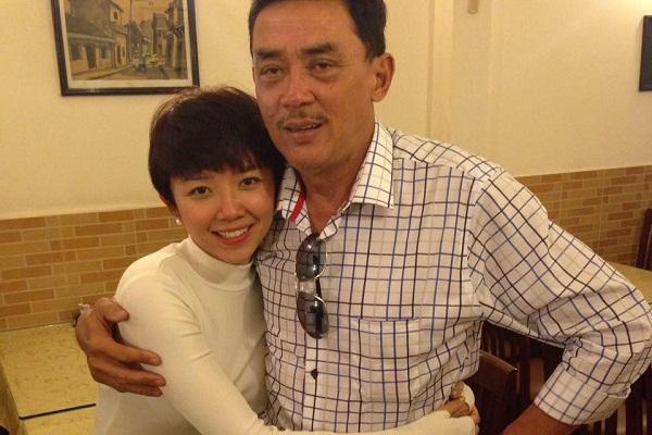 HOT: Cô dâu Tóc Tiên cười mãn nguyện bên chú rể Hoàng Touliver trong đám cưới bí mật-13