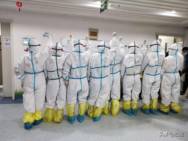 Cặp vợ chồng son gia nhập đội y tế viện trợ Hồ Bắc, mỗi ngày chỉ được nhìn nhau một lần trước bữa cơm-3