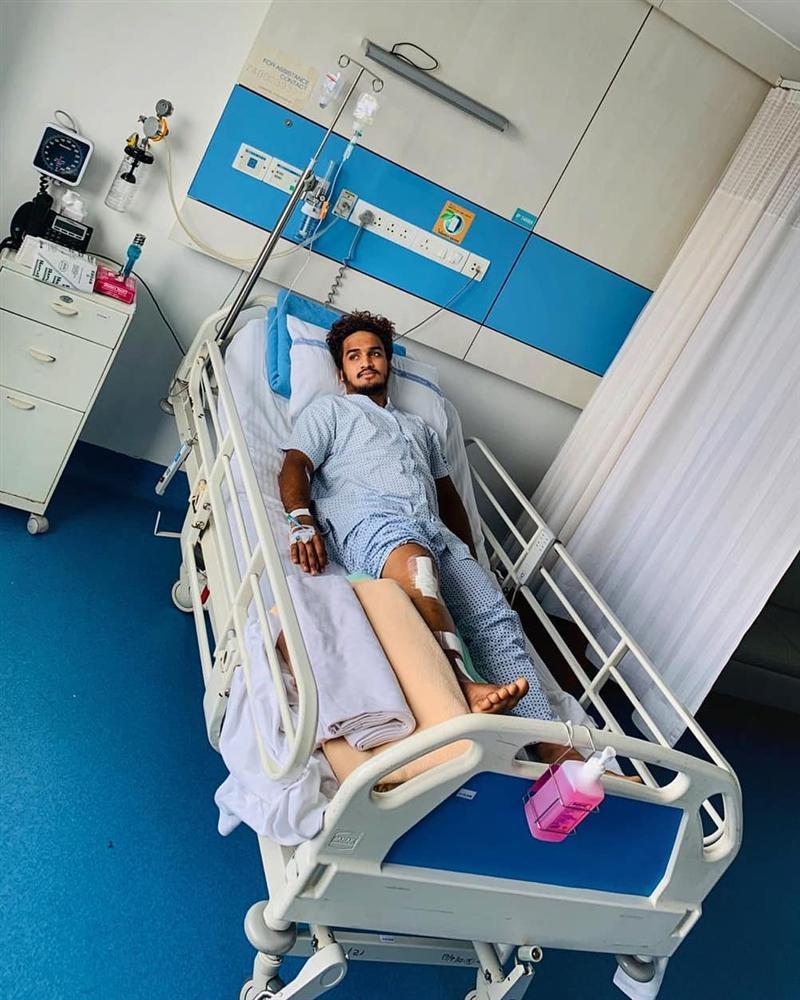 Hoàng tử vũ công của Bollywood chấn thương nghiêm trọng khi ngã ngựa trên phim trường-1