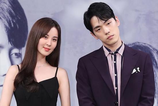 Cơn sốt 'Hạ cánh nơi anh' còn chưa giảm, nam phụ Kim Jung Hyun đã bị ghét khi 'phốt' thái độ với Seo Hyun (SNSD) 2 năm trước bị 'đào mộ' lại