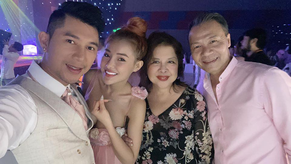 Lương Bằng Quang và Ngân 98 bí mật tổ chức đám cưới?-2