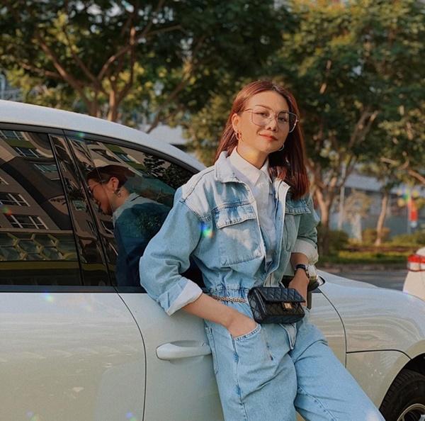 Thanh Hằng cũng là fan cuồng của phim "Hạ cánh nơi anh". Cô viết: "Lên kế hoạch học bay dù lượn và lịch trình đi Thụy Sĩ luôn rồi. Hạ cánh mà không thấy ai thì đừng trách".