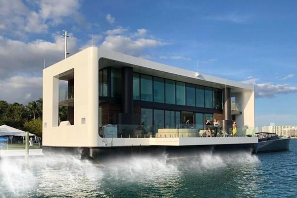 Phòng khách sạn nửa nổi nửa chìm lênh đênh trên biển-1