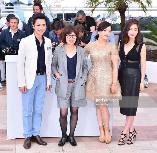 Vẻ ngoài trẻ đến khó tin của Thánh nghe trộm ở tuổi 50-9