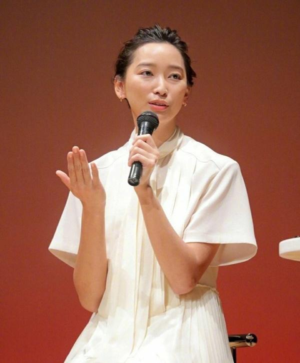 Vụ ngoại tình chấn động showbiz Nhật Bản: Người vợ lên tiếng-1