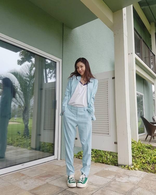 Nữ phụ Hạ cánh nơi anh ngoài đời chăm đi dép xỏ ngón, ít mặc đồ hiệu-5