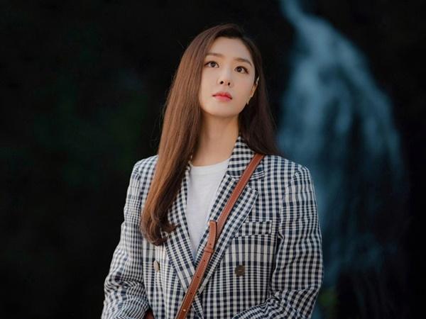 Nữ phụ Hạ cánh nơi anh ngoài đời chăm đi dép xỏ ngón, ít mặc đồ hiệu-10