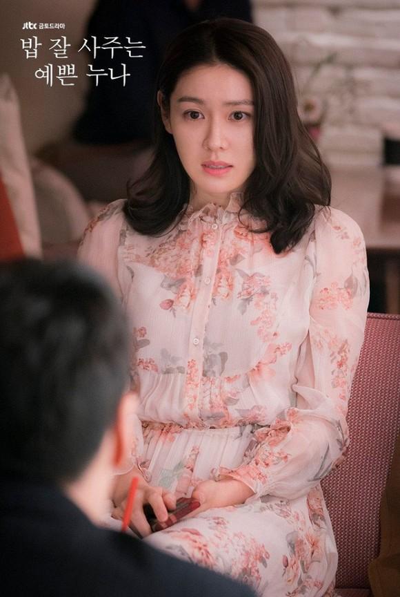 Đụng hàng bánh bèo với Son Ye Jin, Song Hye Kyo nào đâu có kém cạnh - đúng là kẻ tám lạng người nửa cân-6