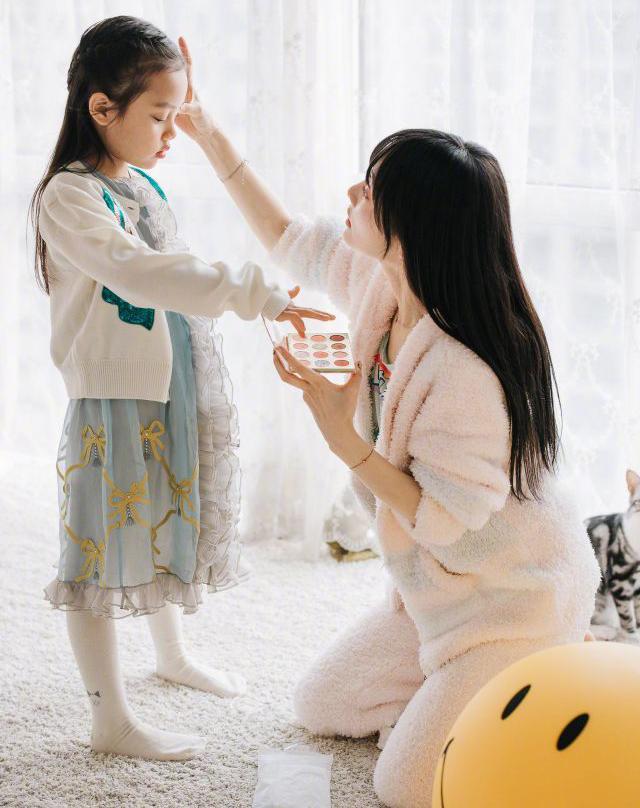 Bị lên án dữ dội vì cắm sừng Giả Nãi Lượng, Lý Tiểu Lộ hiện sống ra sao?-7