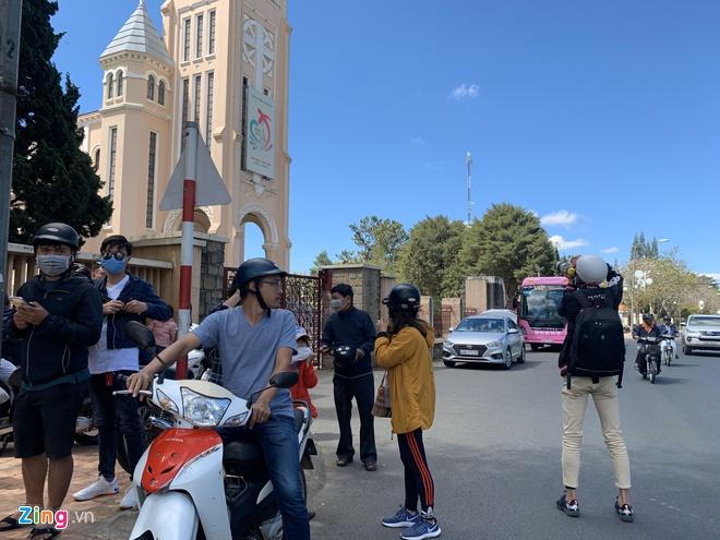 HOT: Cô dâu Tóc Tiên cười mãn nguyện bên chú rể Hoàng Touliver trong đám cưới bí mật-11