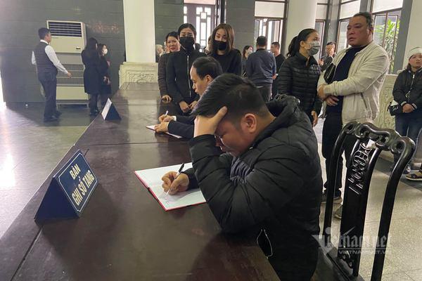 Nước mắt không ngừng rơi trong tang lễ NSƯT Vũ Mạnh Dũng-5