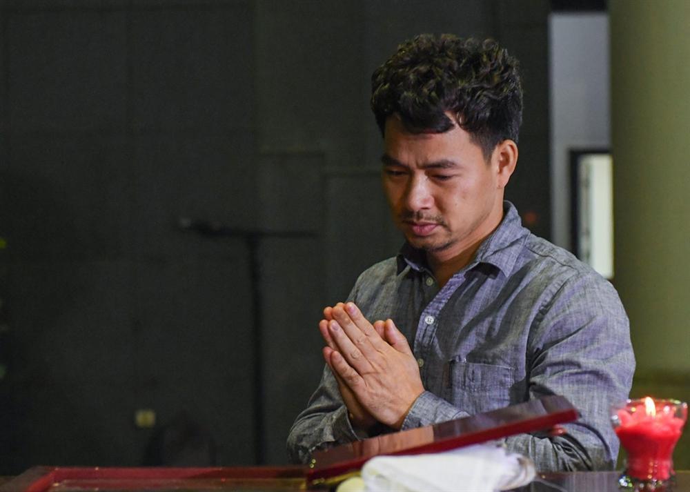 Nước mắt không ngừng rơi trong tang lễ NSƯT Vũ Mạnh Dũng-14