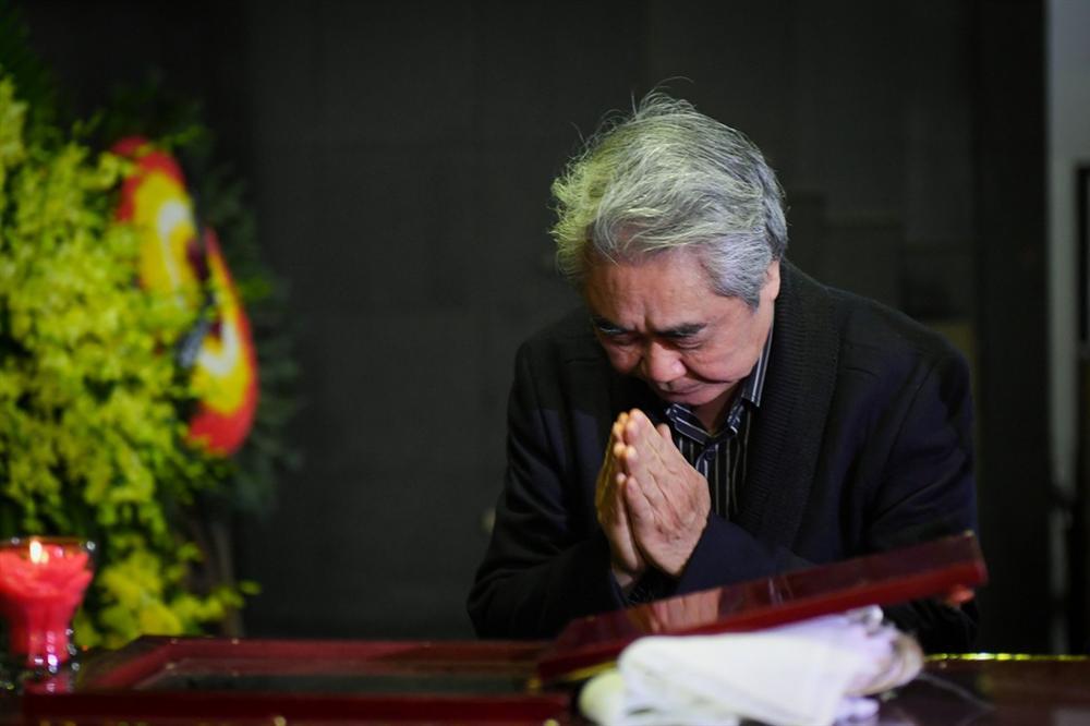 Nước mắt không ngừng rơi trong tang lễ NSƯT Vũ Mạnh Dũng-13