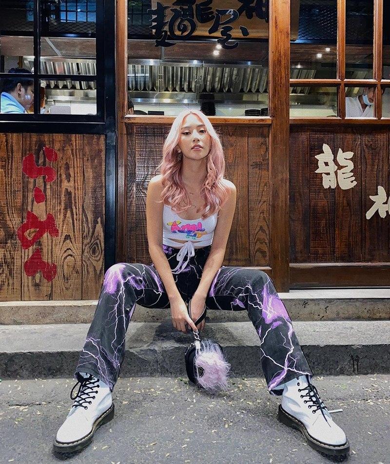 Yến Trang phối layer tím đẹp xuất sắc - Chi Pu diện đồ hiệu ton-sur-ton với thú cưng-7