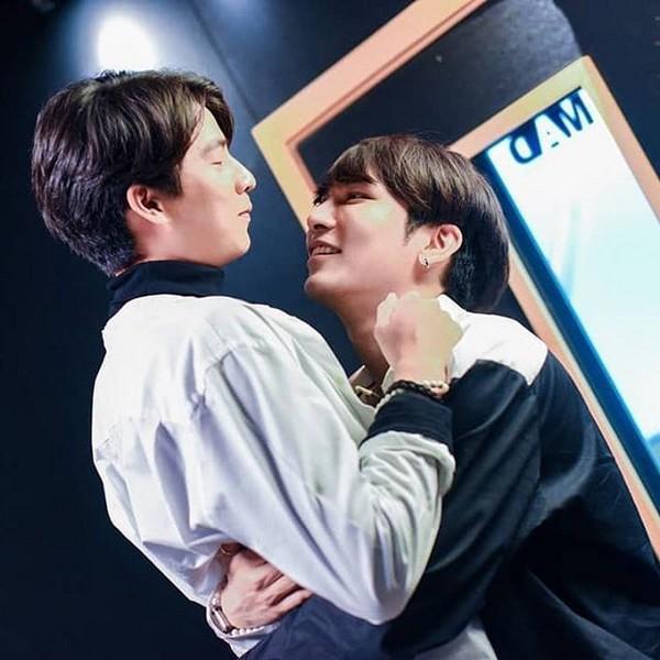 Cặp đôi vàng trong làng phim đam mỹ Thái Lan vướng nghi án phim giả tình thật-4