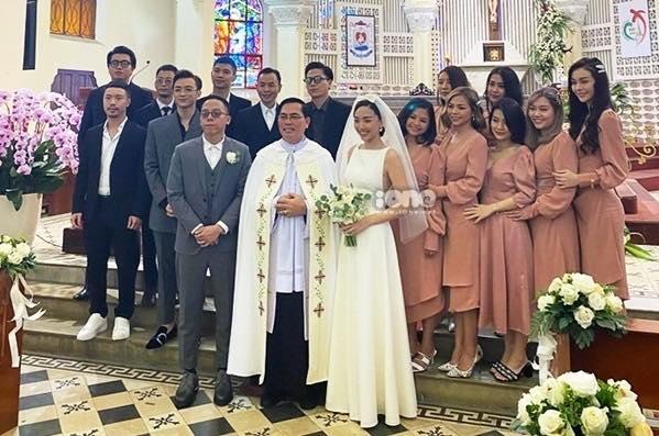 HOT: Cô dâu Tóc Tiên cười mãn nguyện bên chú rể Hoàng Touliver trong đám cưới bí mật-5