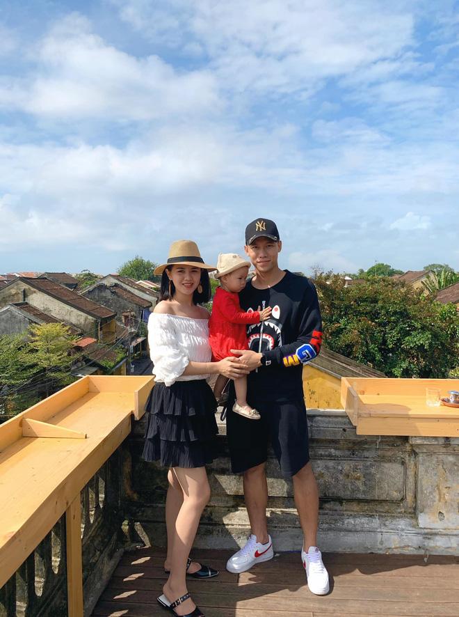 Hội gái xinh nhà giàu lấy chồng cầu thủ: Chẳng ai sống chung với mẹ chồng, làm dâu là điều không có trong từ điển-12