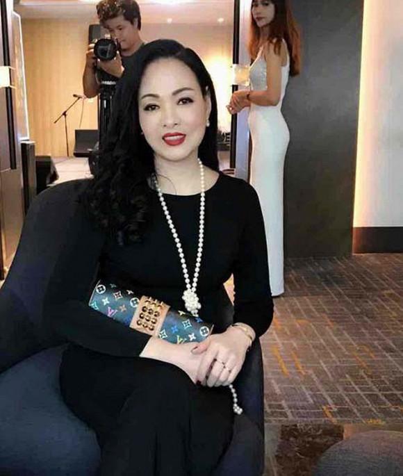 Khoe ảnh cưới bố mẹ, Huyền Baby gây bất ngờ trước ngoại hình đẹp cả đôi của 2 phụ huynh-3