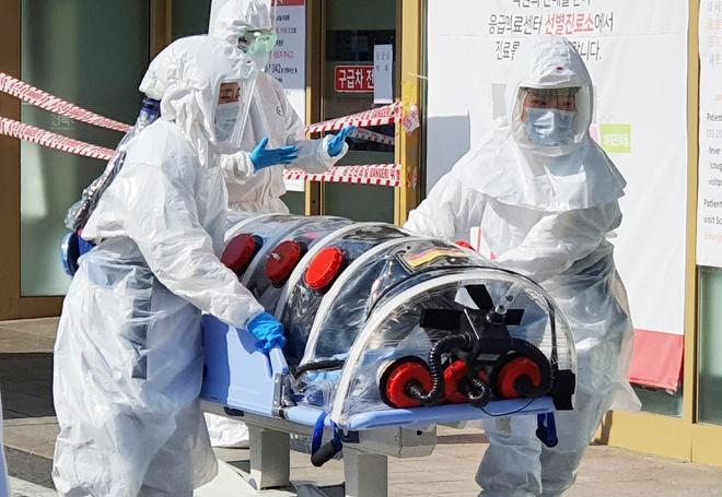 Ca tử vong đầu tiên ở Hàn Quốc vì virus corona, số ca nhiễm tăng vọt-2