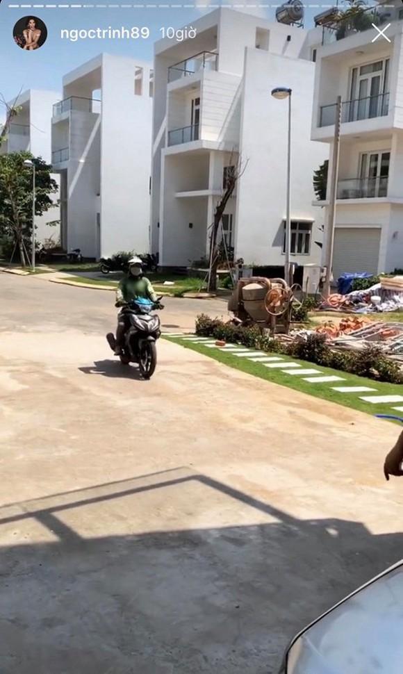 Chịu chơi như Ngọc Trinh, đặt tô bánh canh giá 65 nghìn mà tiền ship tận… 145 nghìn-2