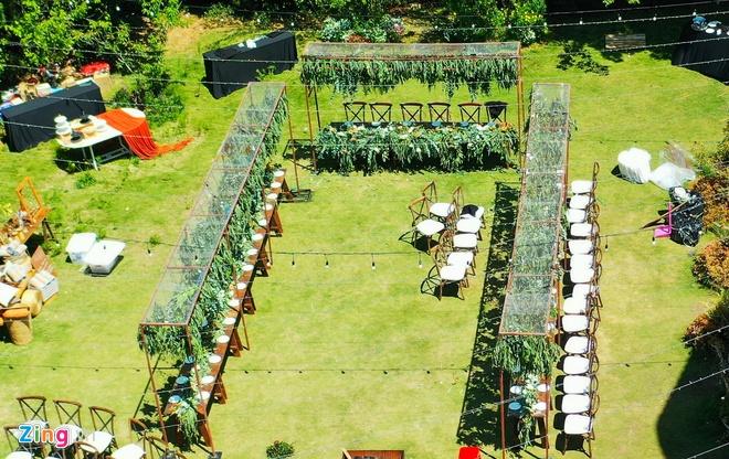 Tiệc cưới Tóc Tiên - Hoàng Touliver: Cô dâu mặc váy cực xinh, chú rể rưng rưng nước mắt-4